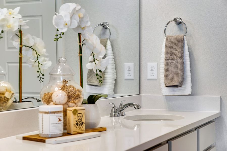 Representative interior finishes for a home built from the 3405 by Tri Pointe Homes in Westside Crossing, Berthoud (Image 47).