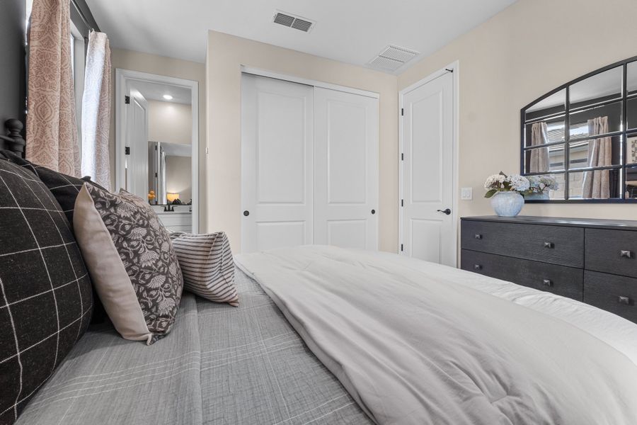 Horizon New Home in Buckeye, AZ.  - Slide 36