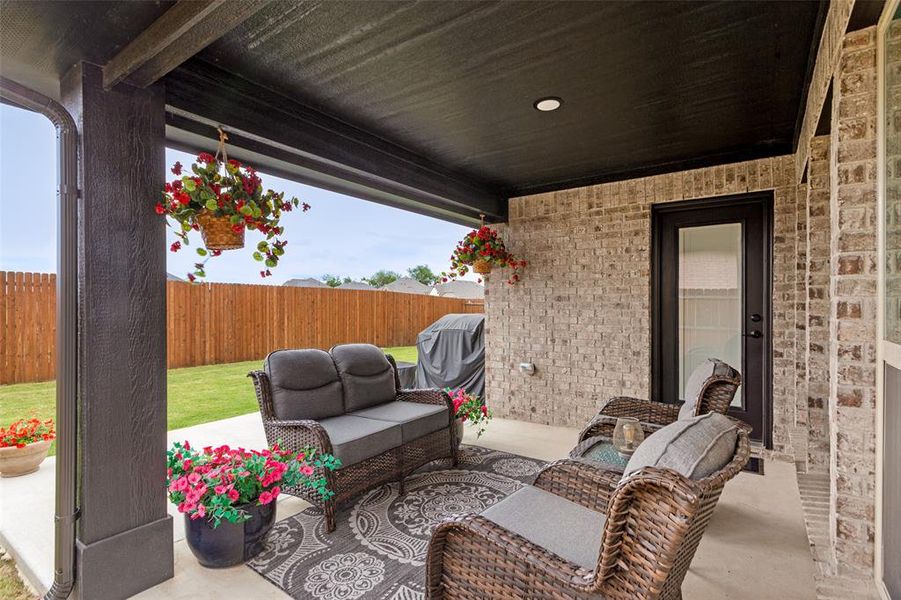 nice covered back patio