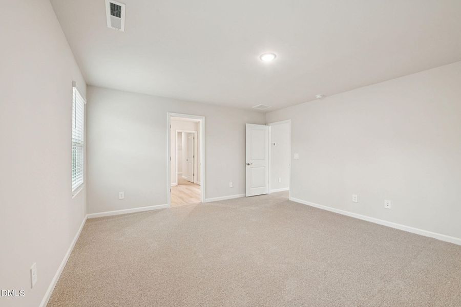 26-web-or-mls-Raleigh - Oak Manor - 137