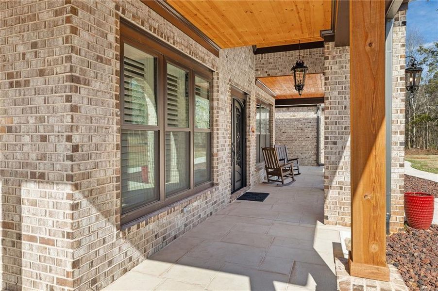 Exterior details and patio area of a home in , Jefferson (Image 4).