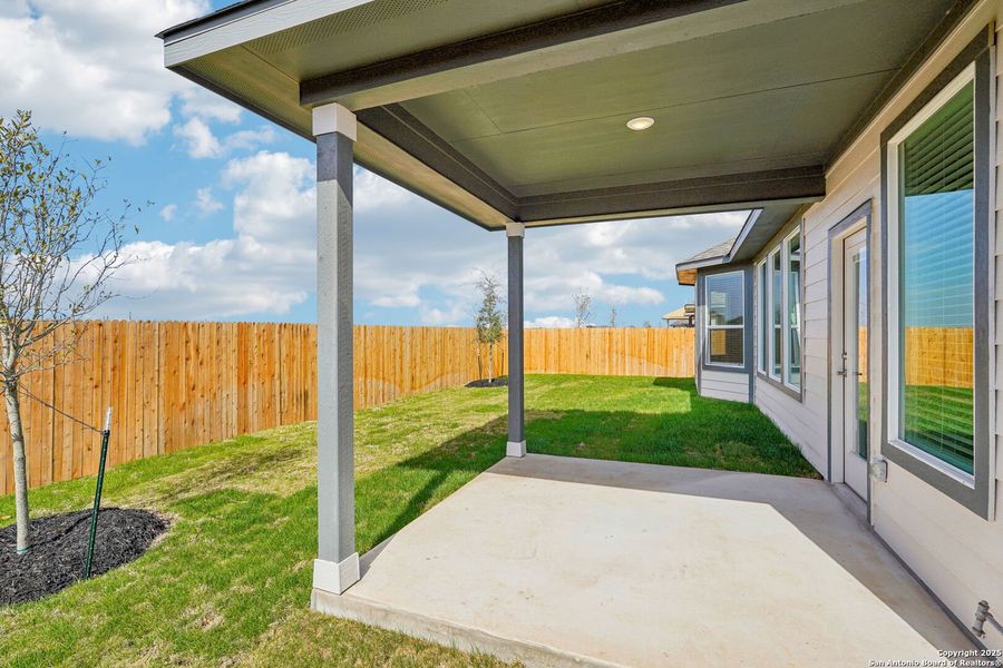 Exterior details and patio area of a home in Carmel Ranch, Schertz (Image 27).
