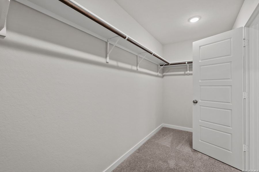 Spacious, unfurnished interior of a new home in Senna, Leon Valley (Image 28). Spacious, unfurnished interior of a new home in Senna, Leon Valley (Image 28).