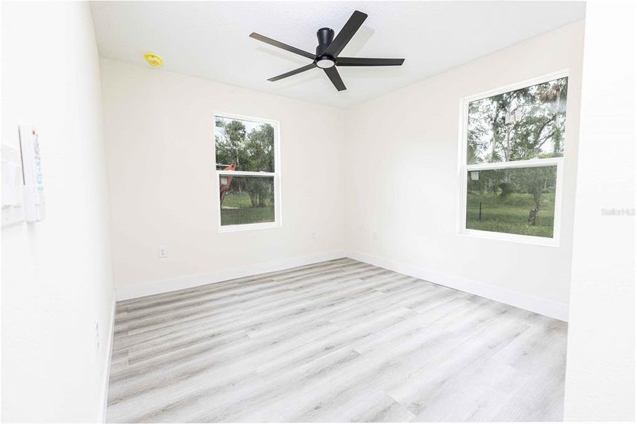 Spacious, unfurnished interior of a new home in , Lake Panasoffkee (Image 11).