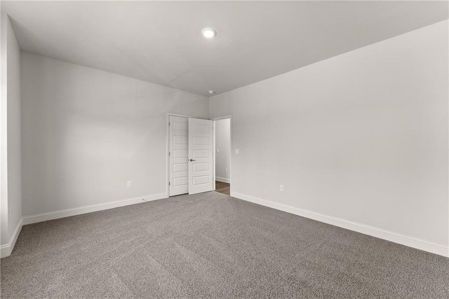 Spacious, unfurnished interior of a new home in Magnolia Villas, Cornelia (Image 34).