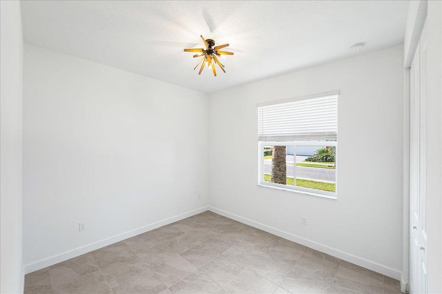 Spacious, unfurnished interior of a new home in Seagrove: The Indies, Fort Pierce (Image 19).