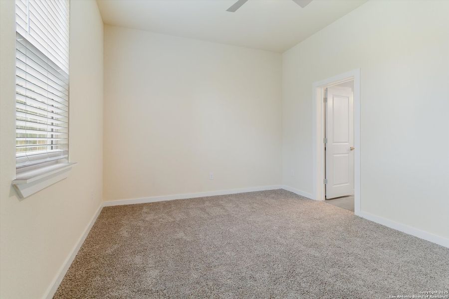 Spacious, unfurnished interior of a new home in , San Antonio (Image 13).