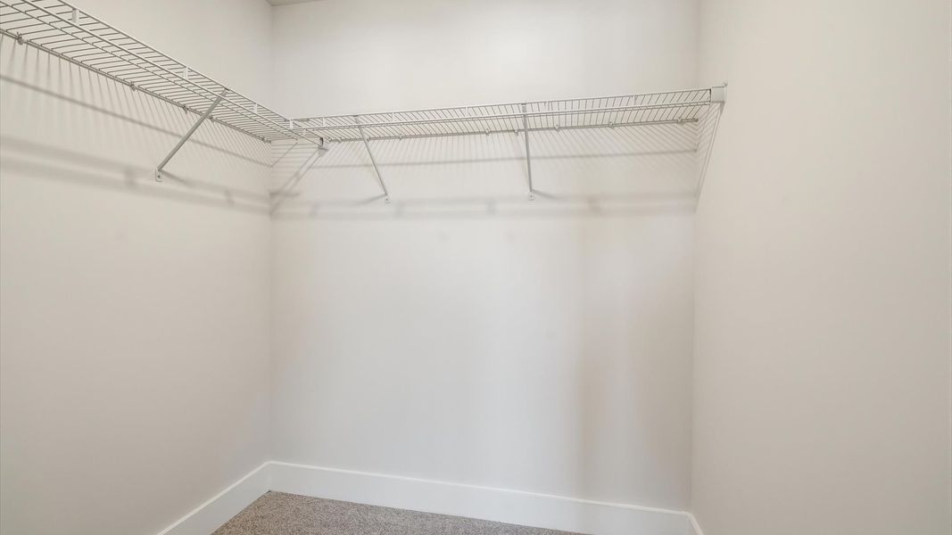 Walk-in Closet Walk-in Closet