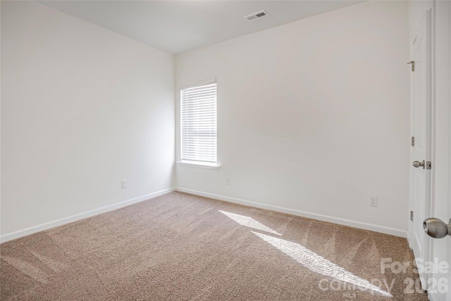 Spacious, unfurnished interior of a new home in Wilora Pond, Charlotte (Image 16).