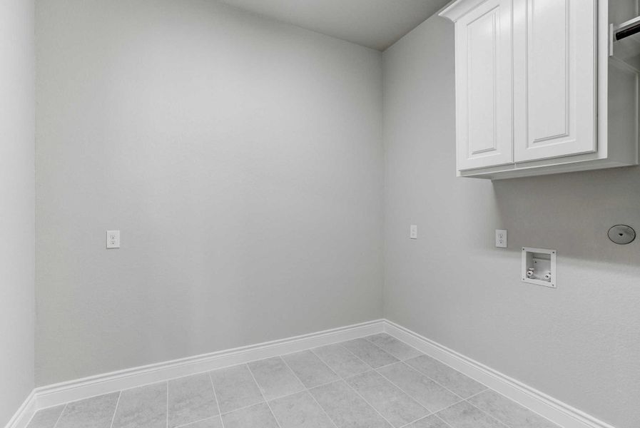 Representative unfurnished interior of a home built from the 2688 by Ravenna Homes in The Woodlands Hills 65′, Willis (Image 25).