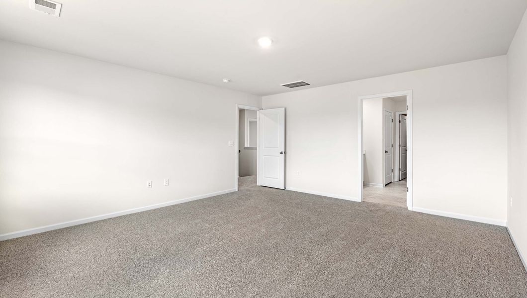 Spacious, unfurnished interior of a new home in Woodhaven, Spartanburg (Image 24).