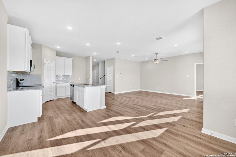 Spacious, unfurnished interior of a new home in Paloma Park, Converse (Image 17). Spacious, unfurnished interior of a new home in Paloma Park, Converse (Image 17).