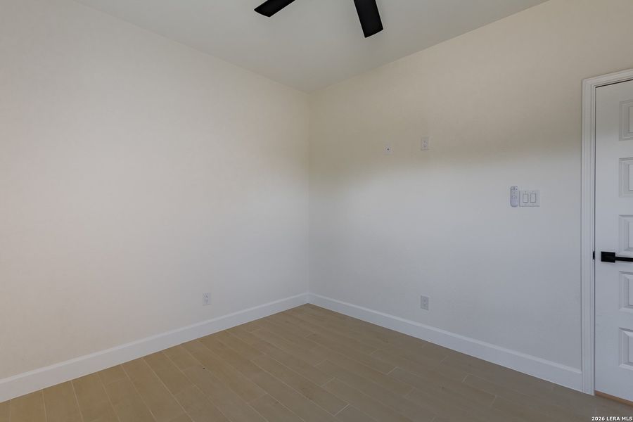 Spacious, unfurnished interior of a new home in , Eagle Pass (Image 17).