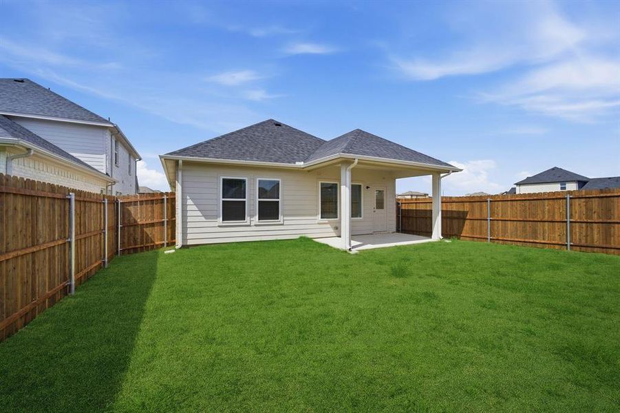 Exterior details and patio area of a home in Westridge, McKinney (Image 3).