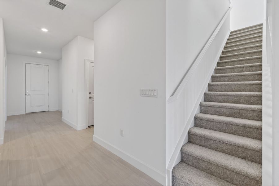Spacious, unfurnished interior of a new home in Harbor Isle, Vero Beach (Image 73). Spacious, unfurnished interior of a new home in Harbor Isle, Vero Beach (Image 73).