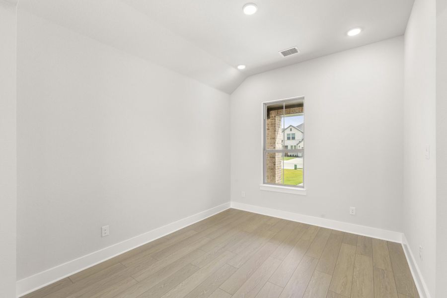 Spacious, unfurnished interior of a new home in Inspiration Collection 60 at Painted Tree, McKinney (Image 18). Spacious, unfurnished interior of a new home in Inspiration Collection 60 at Painted Tree, McKinney (Image 18).