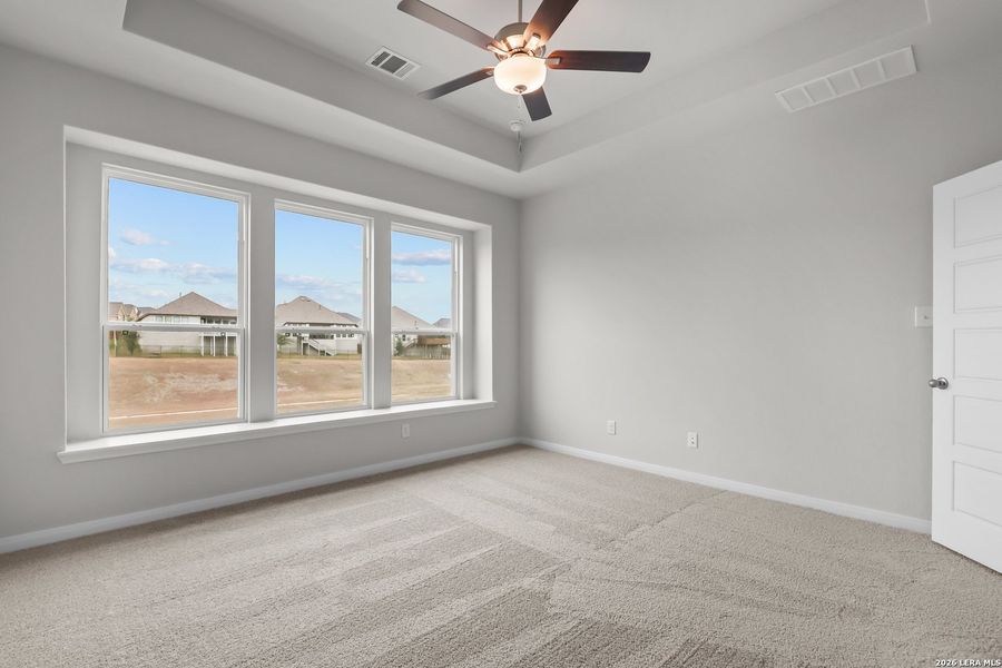 Spacious, unfurnished interior of a new home in Homestead, Schertz (Image 32).