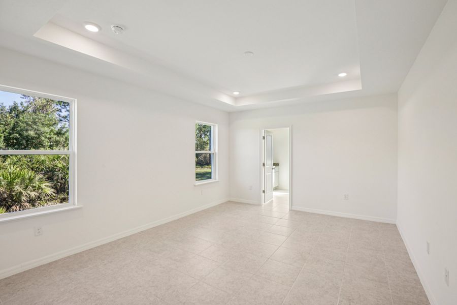 Spacious, unfurnished interior of a new home in Lehigh Acres, Lehigh Acres (Image 23).