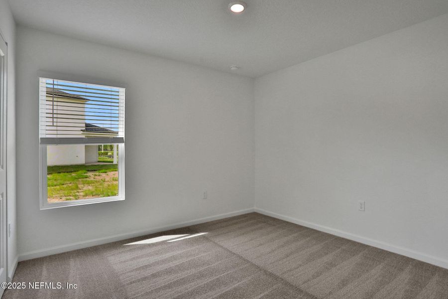 Spacious, unfurnished interior of a new home in Amberly, Green Cove Springs (Image 32).