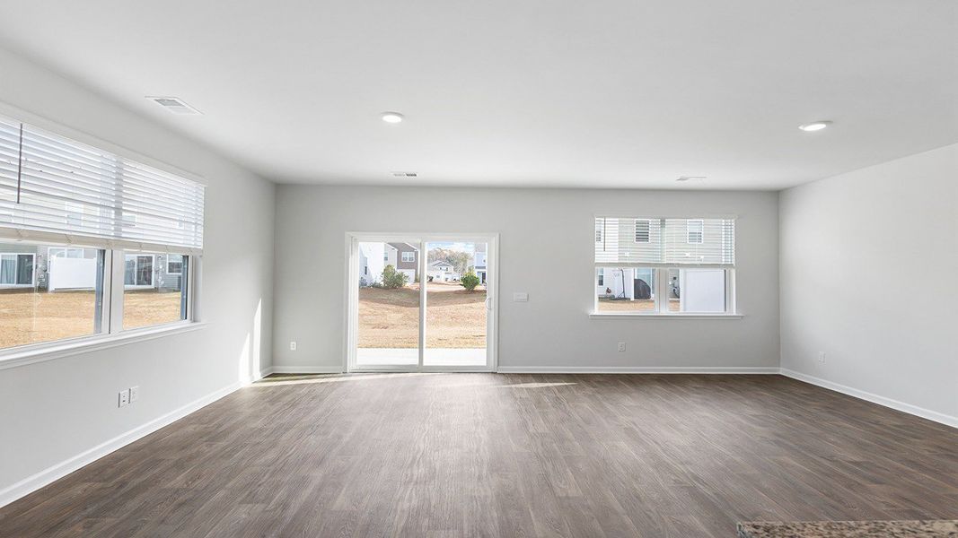 Spacious, unfurnished interior of a new home in Carolina Groves Townhomes, Moncks Corner (Image 12).