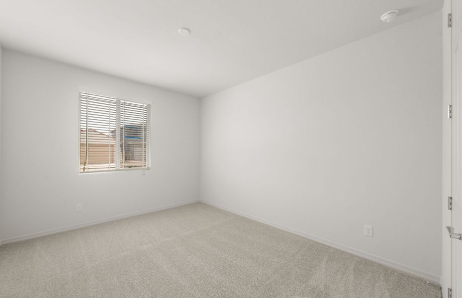 Spacious, unfurnished interior of a new home in Allen Ranches, Litchfield Park (Image 23).