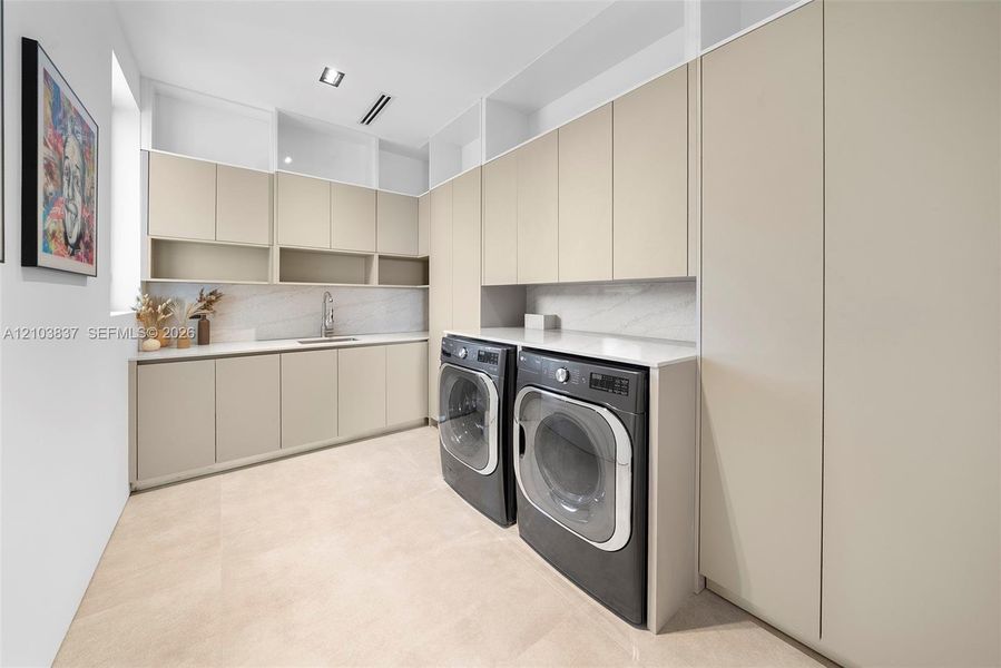 Furnished interior view inside a new home in , Miami (Image 41).