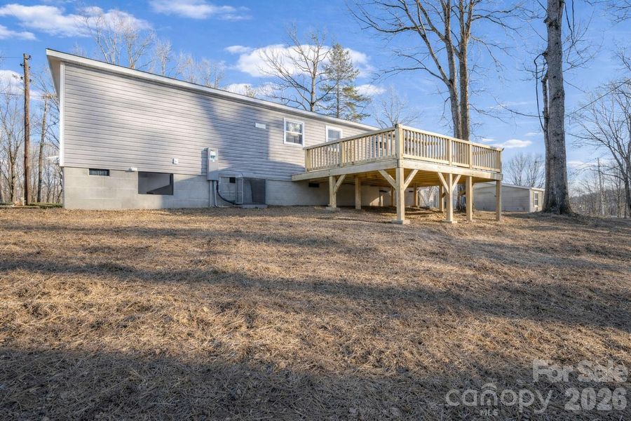 Exterior details and patio area of a home in , Marion (Image 22).