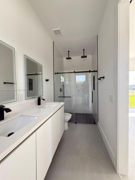 Furnished interior view inside a new home in , Cape Coral (Image 4).