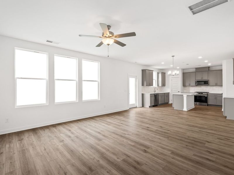 Spacious, unfurnished interior of a new home in Sage Farms, White House (Image 18).