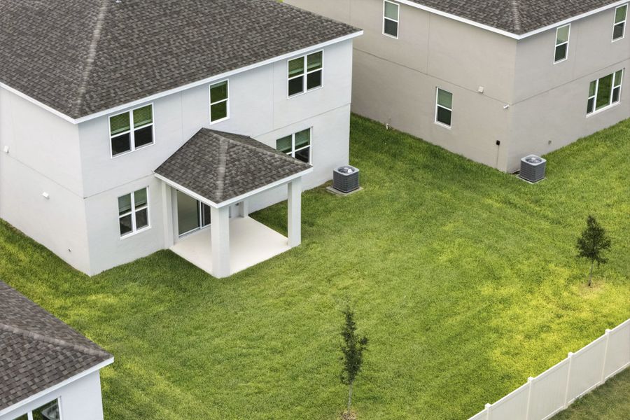 Exterior details of a home in Lake Lincoln, Eustis (Image 6).
