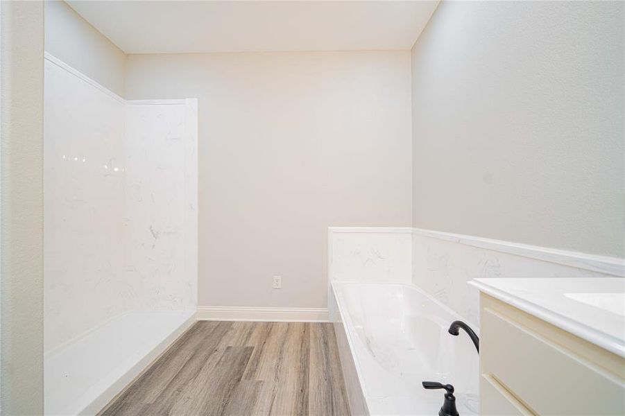 Spacious, unfurnished interior of a new home in , Gladewater (Image 20).