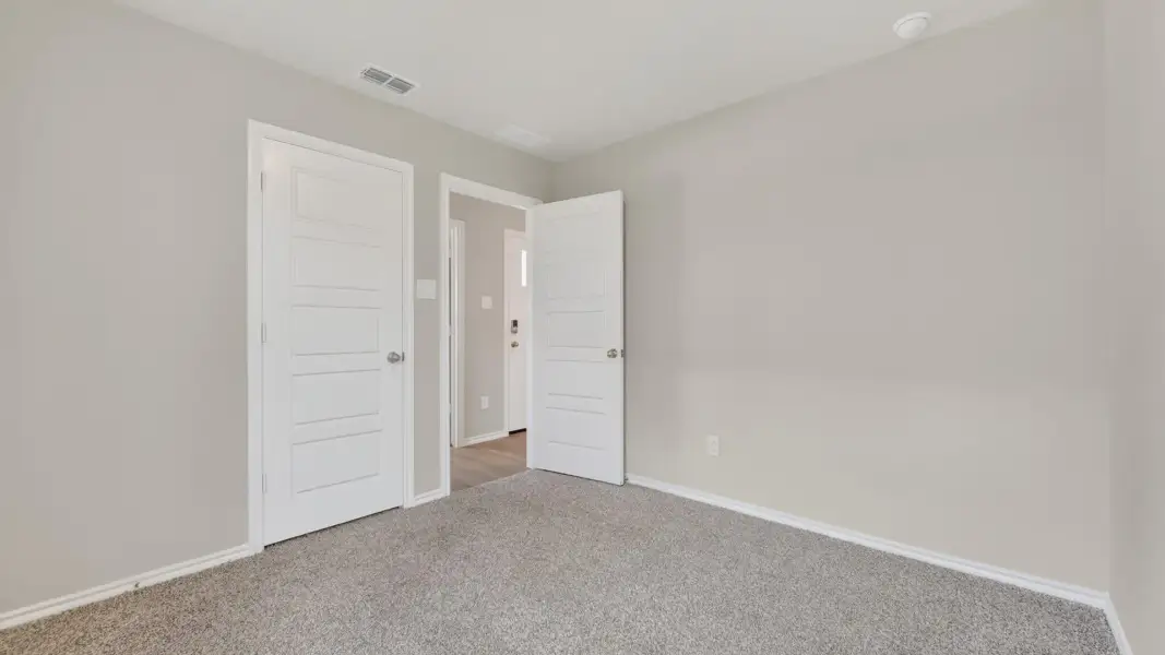 Representative unfurnished interior of a home built from the Ellis by D.R. Horton in Somerset, Hillsboro (Image 32).