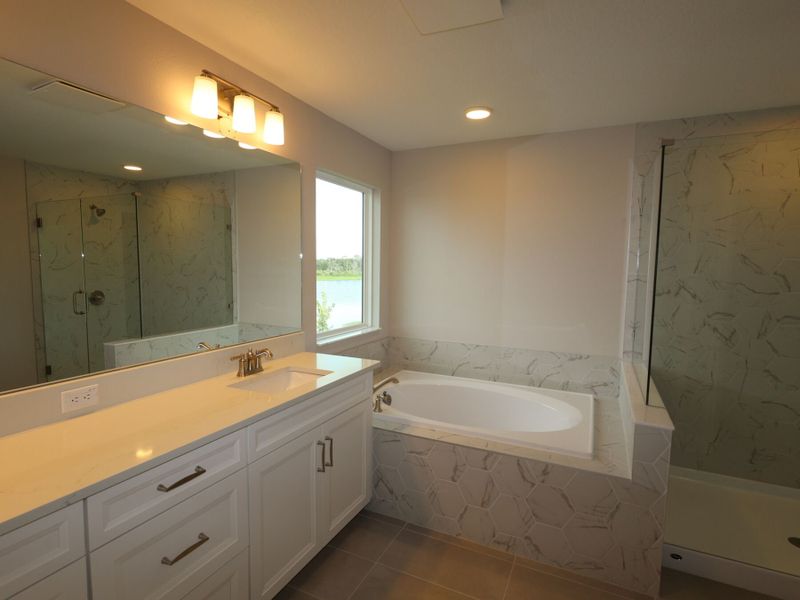 Owner's Bathroom Owner's Bathroom