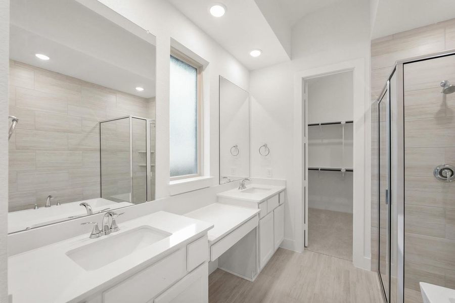 Furnished interior view inside a new home in Evergreen, Conroe (Image 6). Furnished interior view inside a new home in Evergreen, Conroe (Image 6).