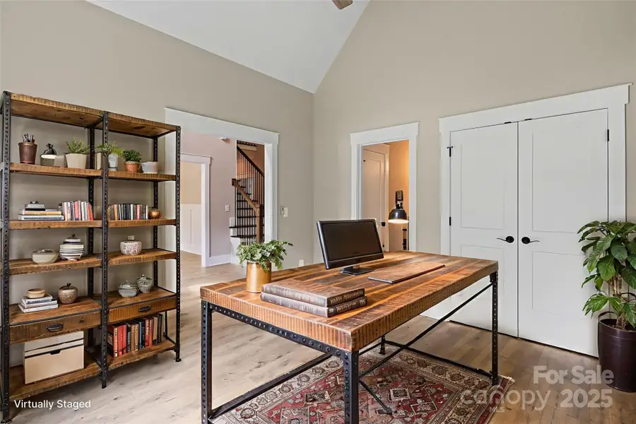 Office/flex space with en-suite bathroom, large closet & vaulted ceiling Office/flex space with en-suite bathroom, large closet & vaulted ceiling