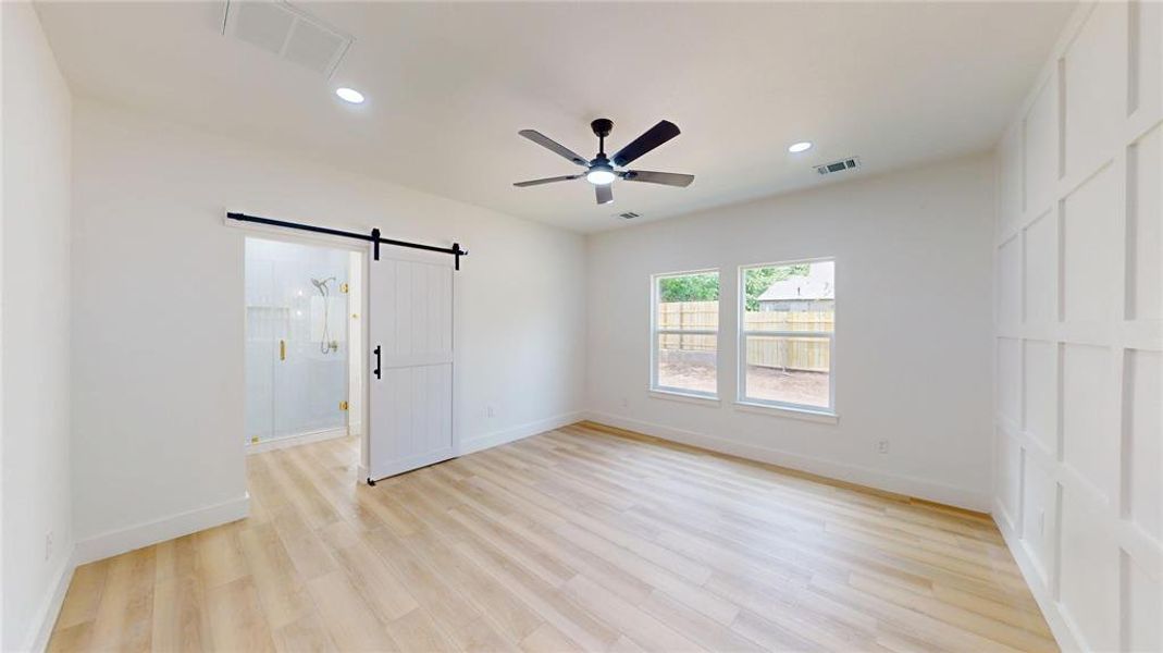 Spacious, unfurnished interior of a new home in , Weatherford (Image 15).