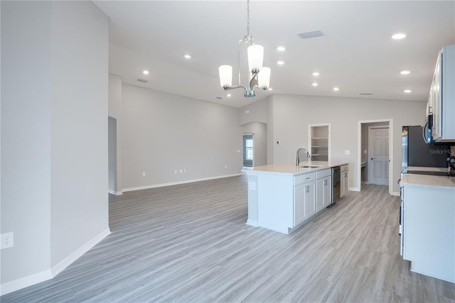 Spacious, unfurnished interior of a new home in Cypress Ridge Ranch, Wimauma (Image 7).