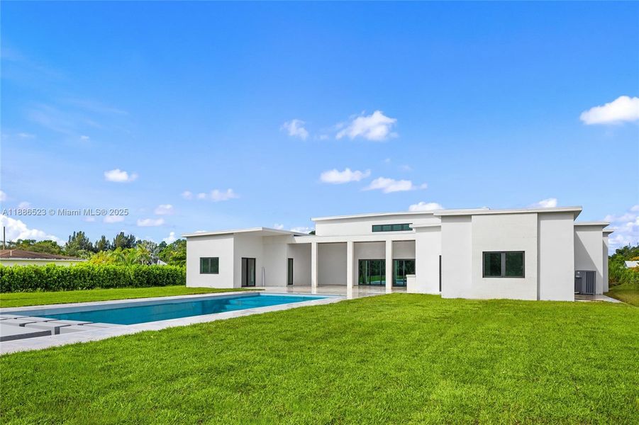 Image 42 of a home in .