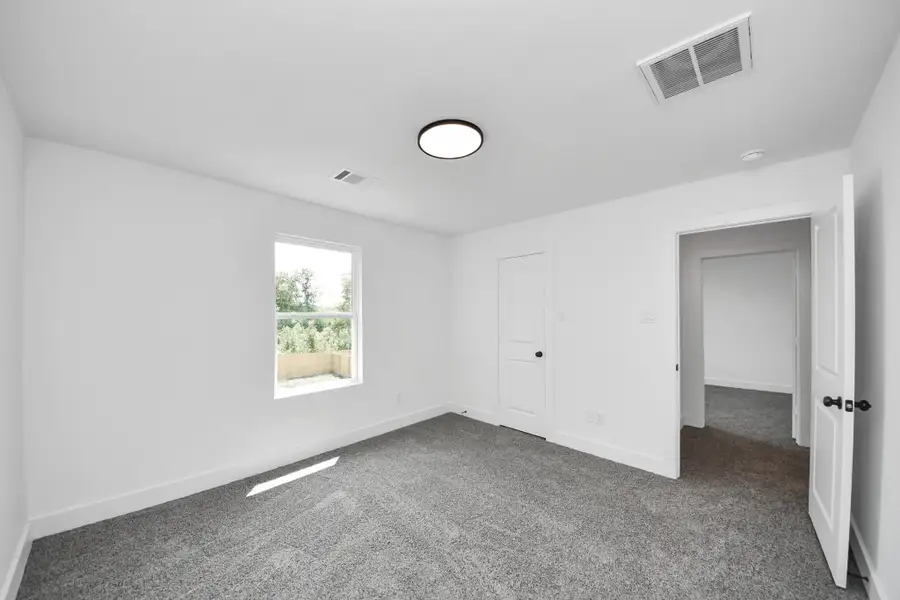 Spacious, unfurnished interior of a new home in , Huffman (Image 17).