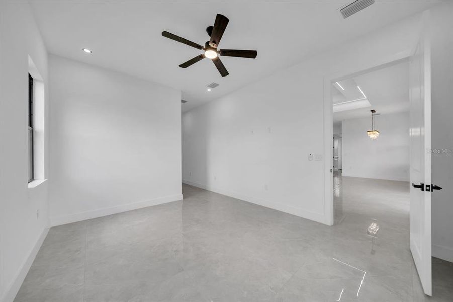 Spacious, unfurnished interior of a new home in , Lehigh Acres (Image 34).
