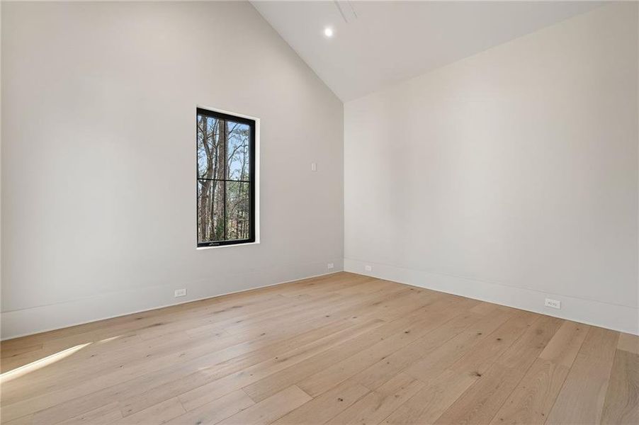 Spacious, unfurnished interior of a new home in , Atlanta (Image 36).