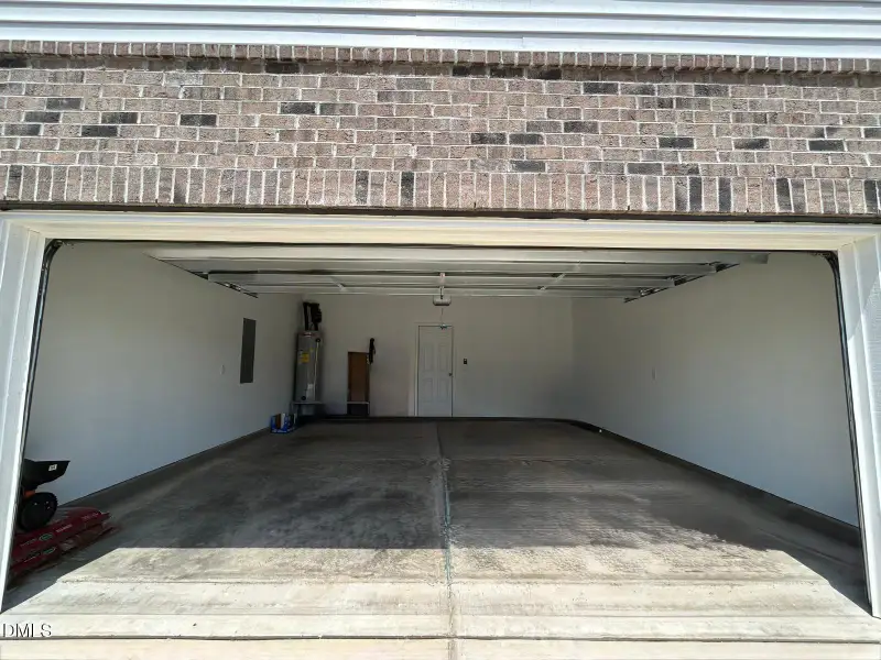 29. Garage full view