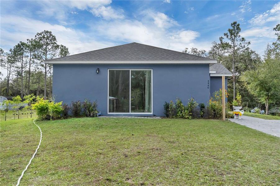 Exterior details and patio area of a home in , St. Cloud (Image 20).