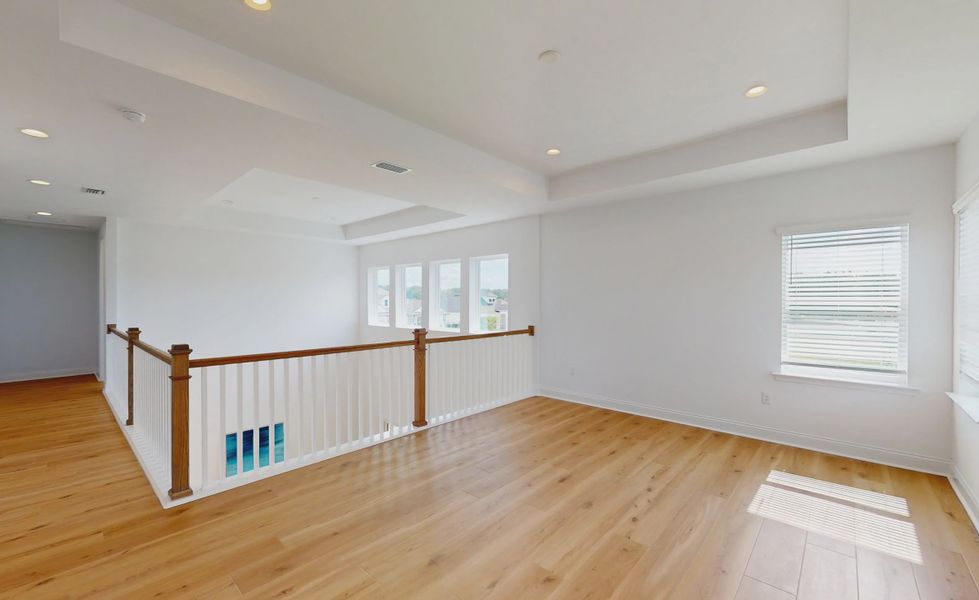 Spacious, unfurnished interior of a new home in Oakmont, Gainesville (Image 20).