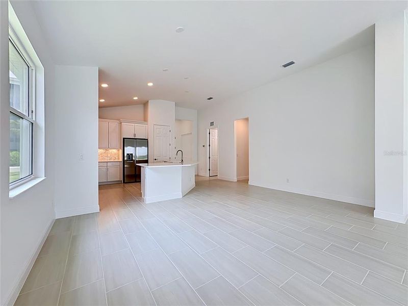 Spacious, unfurnished interior of a new home in Watercolor Place, Bradenton (Image 44). Spacious, unfurnished interior of a new home in Watercolor Place, Bradenton (Image 44).
