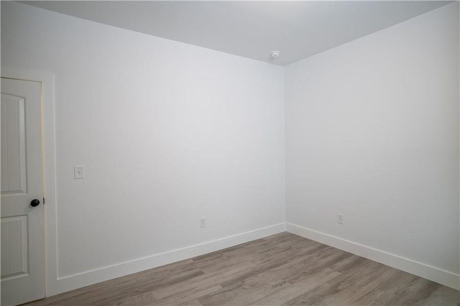 Spacious, unfurnished interior of a new home in , Hartwell (Image 20).