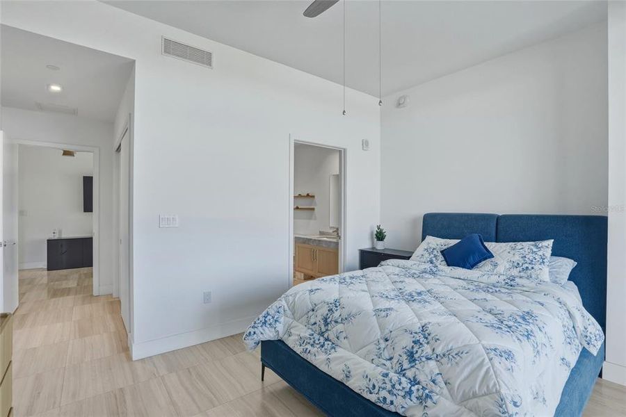 Furnished interior view inside a new home in , Tampa (Image 15).