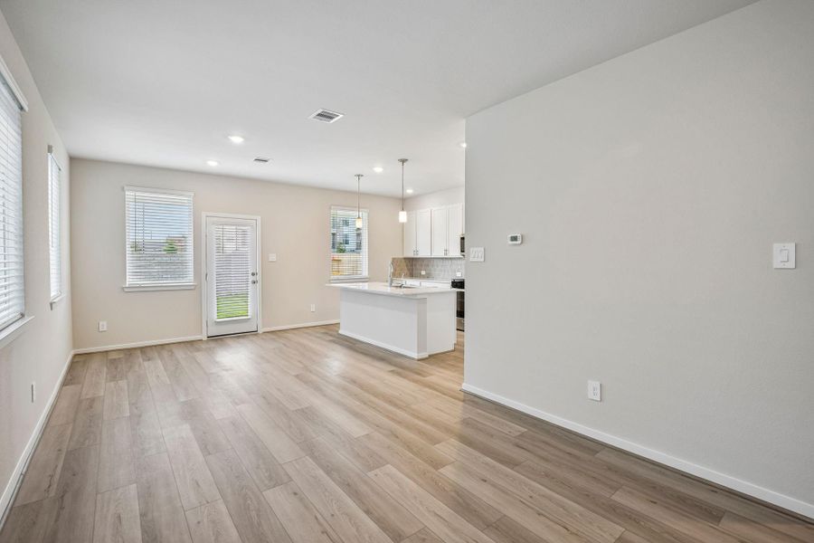 Spacious, unfurnished interior of a new home in Pinewood Trails - City Series, Atascocita (Image 20). Spacious, unfurnished interior of a new home in Pinewood Trails - City Series, Atascocita (Image 20).