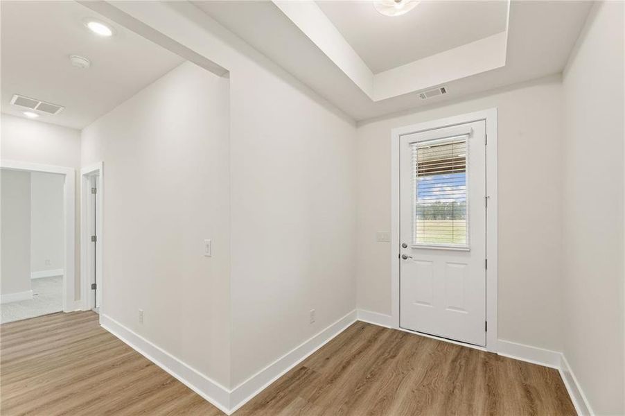Spacious, unfurnished interior of a new home in Bay Creek Overlook, Loganville (Image 25).