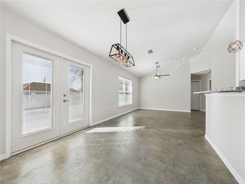 Spacious, unfurnished interior of a new home in , Ocala (Image 17).